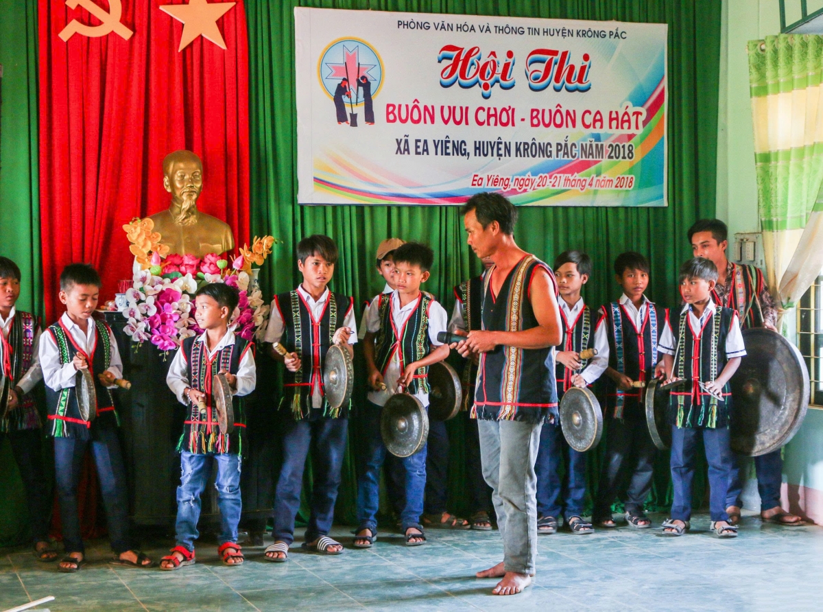 Ngê̆ nhơ̆n Thiap pơtho tôn chĭng chêng