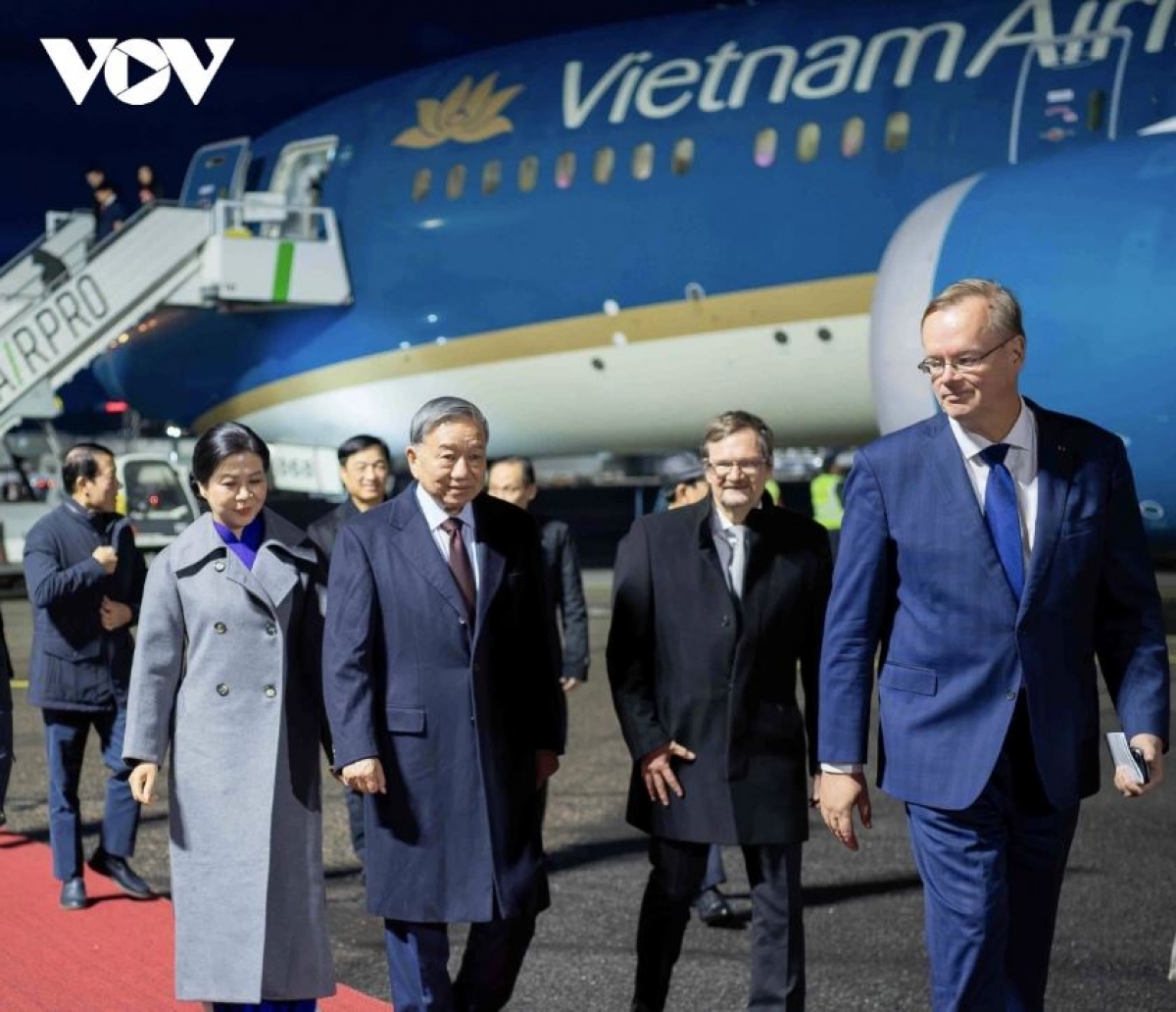 
Tổng Bí thư Tô Lâm truh Helsinki pơtơm dôm tơdrong jang tơmang kơpal teh đak Phần Lan