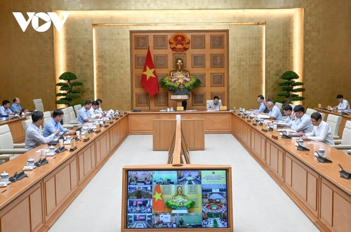 Thủ tướng Phạm Minh Chính dang akaok nyaom biai ka 15