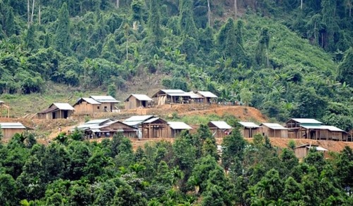 Hơn 2.000 hộ đồng bào dân tộc thiểu số được hỗ trợ cải thiện điều kiện sống.