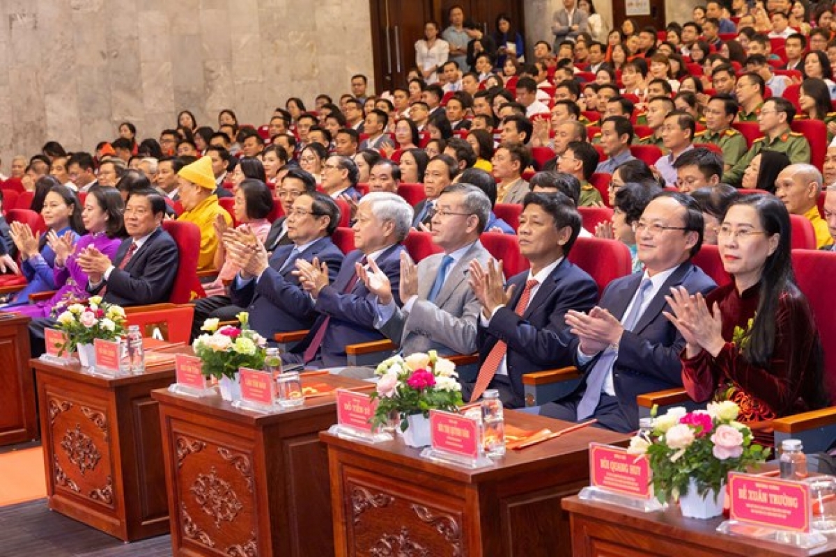 Alin Yai harak mbao chi pakat negar, pacang caga bruk tham nhung, palai pajua, bruk oh lagaih mbang ka V