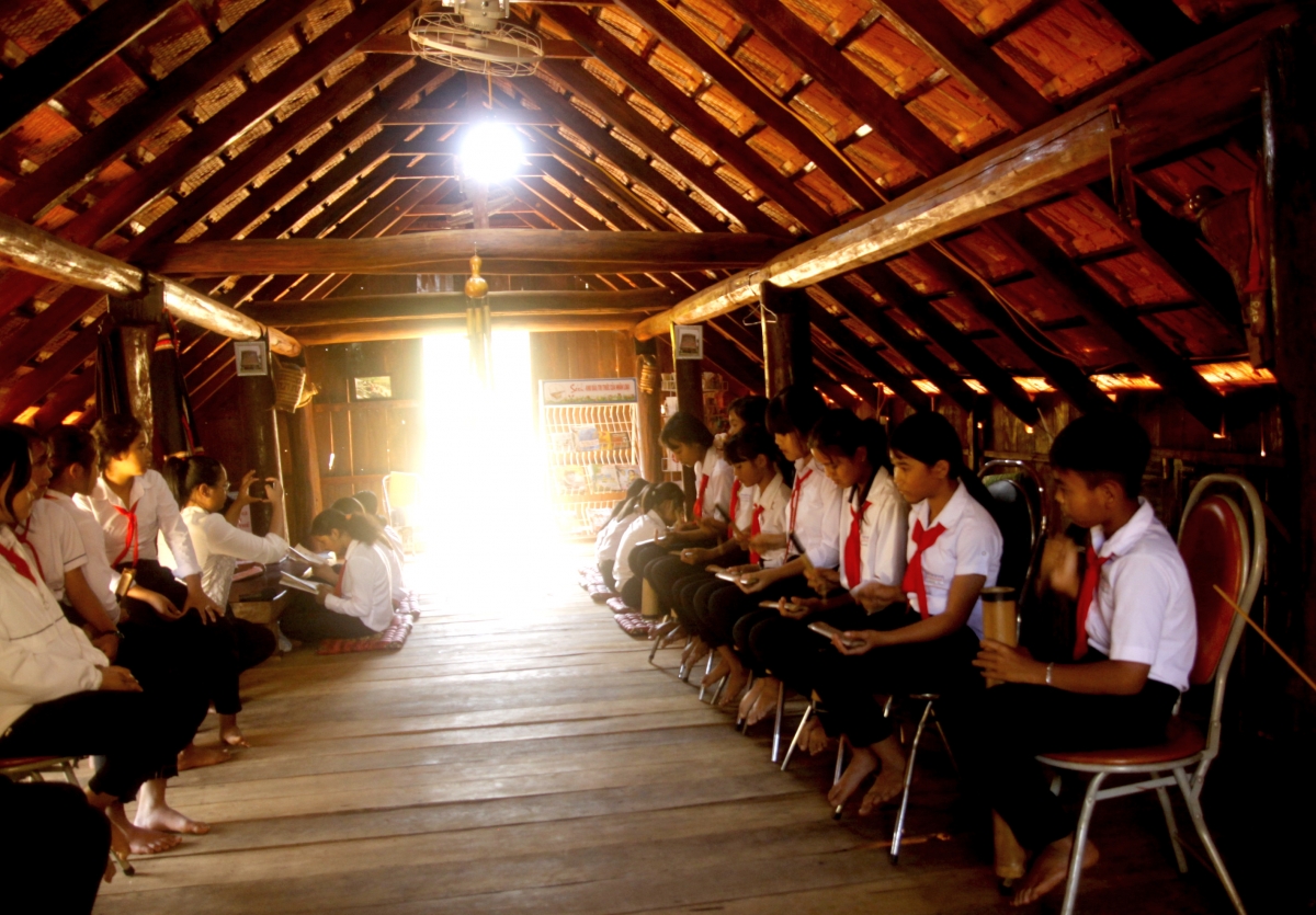 Hngêi trá xŏn-tíu ‘măn mơđah khu hlá mơ-éa hngêi trung râ má péa Y Ngông Niê Kdăm