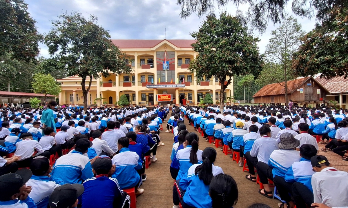 Hìu bơsram tiah kal ke neh geh lơh sir bè phan bơna bơt bơtàu