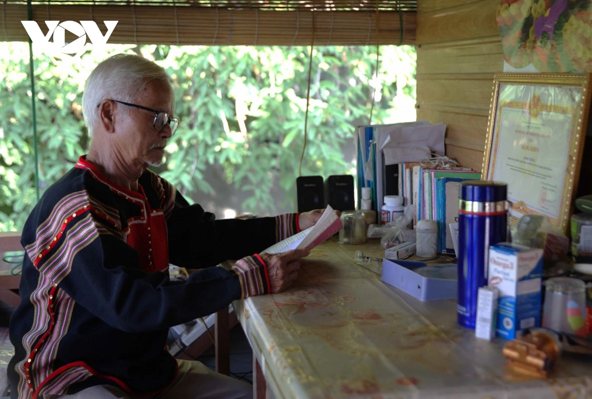 Bruk randap puac tapuk, roh duah sarak di Ndang saong Karja hu tame dalam raidiuk di gru Ksor Chuel