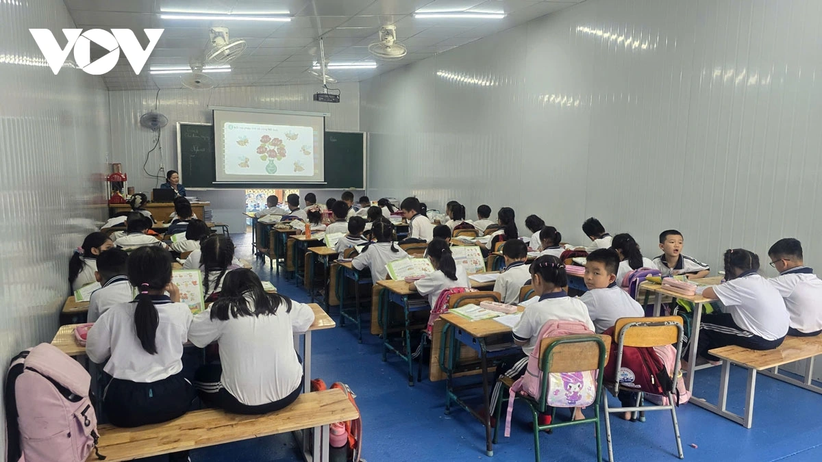 Tal bac tadai ton di Sang bac Tieu hoc Tân Đông Hiệp B