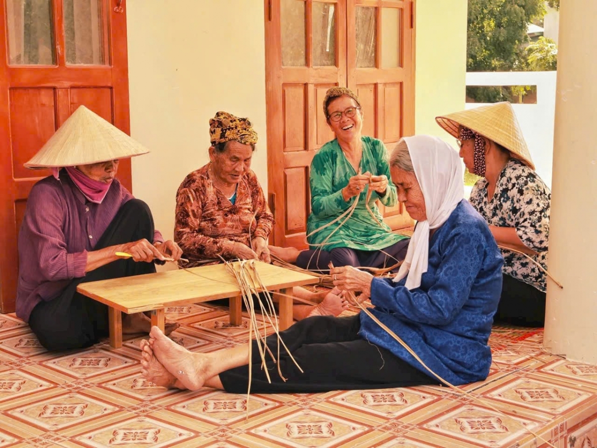 Dom amuk, amaik Cam ngak ahar