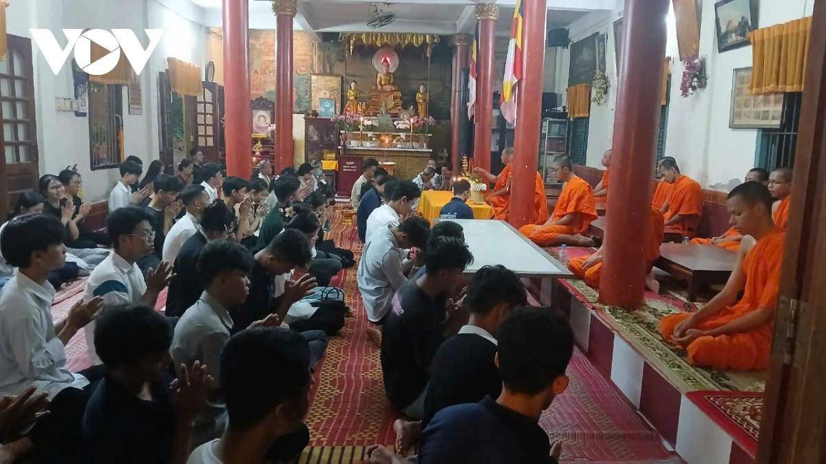 Sang baha Khmer lac labik ngak agama, adat cambat di mikva