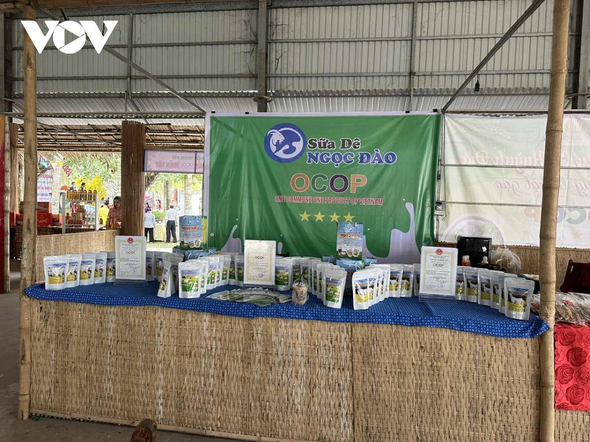 Dom kaya ngak meng labik ia tasau pabe Ngọc Đào jeng mek hu OCOP 4 patuk