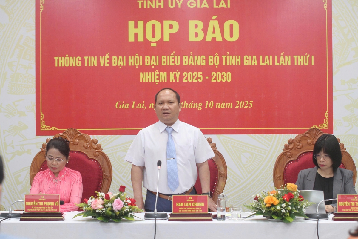 
 Pơrjum ƀăo yal bè Pơrjum dờng cau ala mat Đảng ƀộ càr Gia Lai dơ̆ I