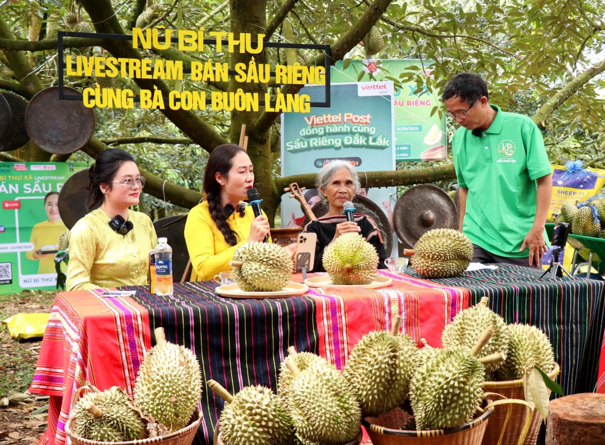 Wa H’Jih Kbuôr (nsoh ao tanh) rơh bôk năp jêng “nuĭh tăch ndơ online”
 