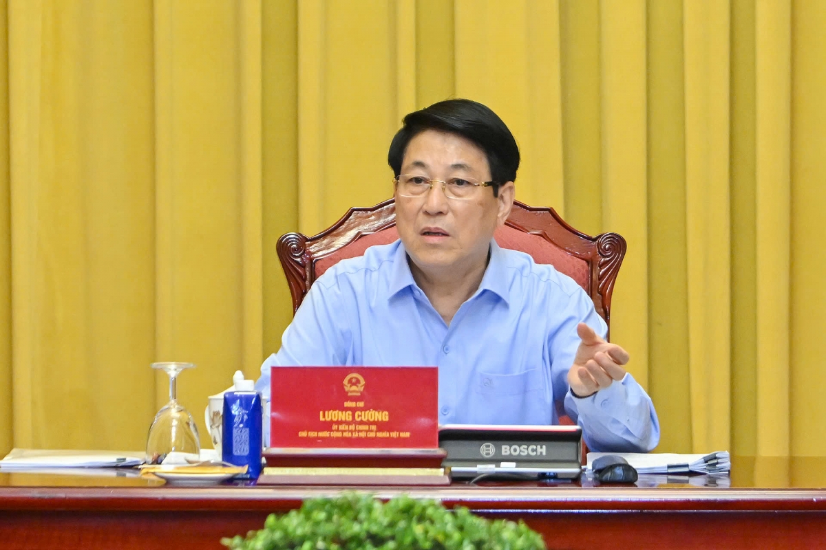 -Khua lăn čar Lương Cường mă bruă hŏng dŭm anôk bruă djŏ tuôm