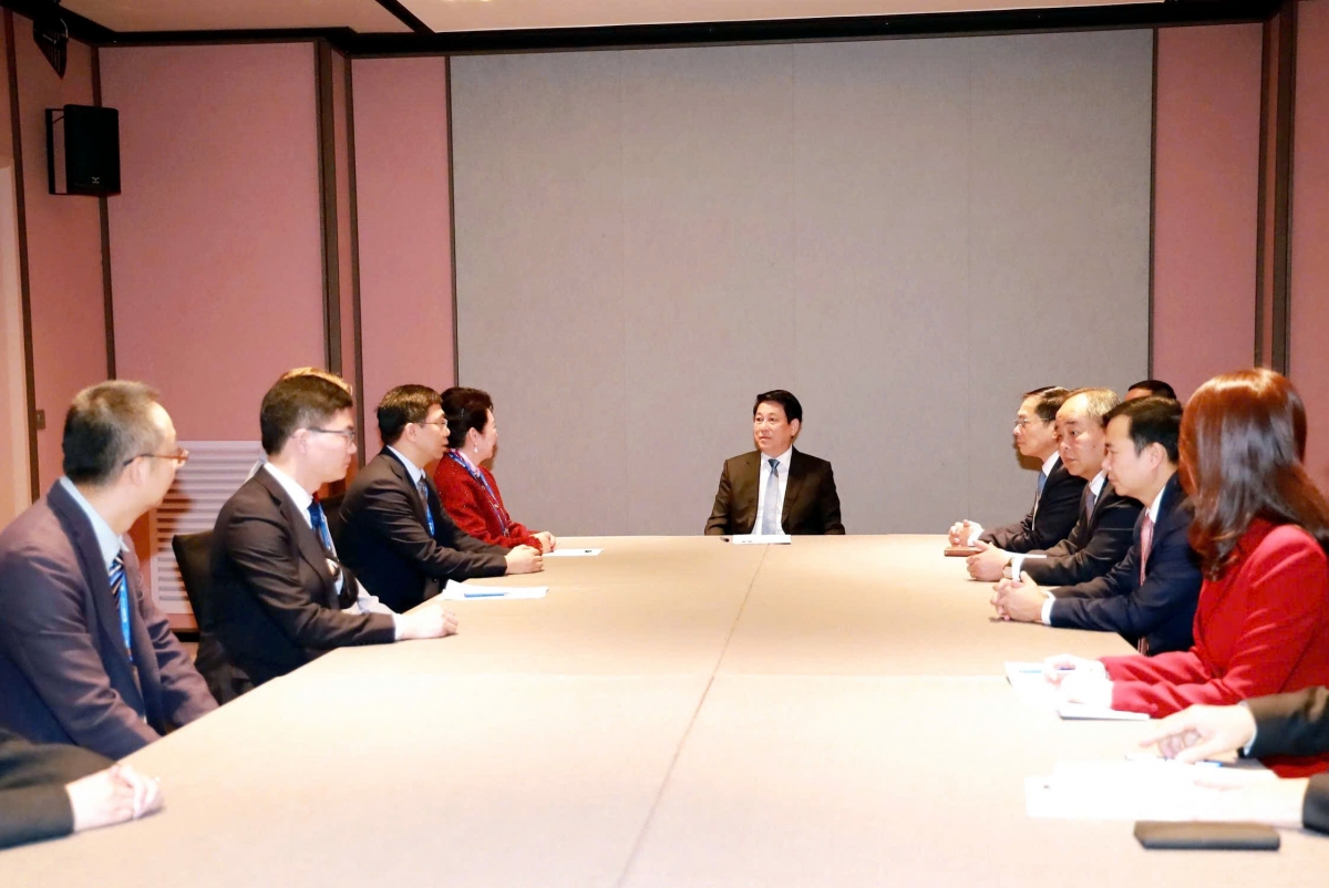  Khua mir sir ơi Lương Cường tŭ jum Khua akŏ pơdong Grup MEBO International Lý Lợi