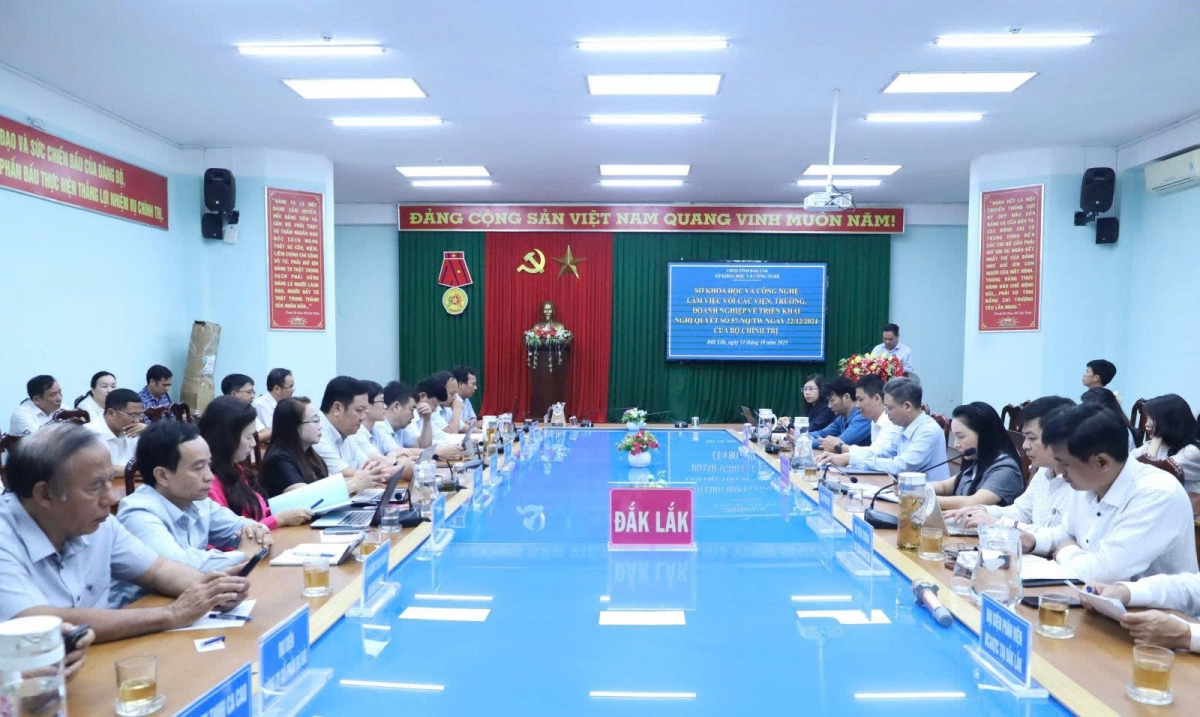 Dăk Lăk lơh pràn bơtàu tơnguh kơlôi sơnơng jak chài, măi mok mờ tam gơl pa bơceh lơh