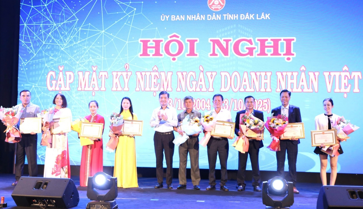 Đắk Lắk tơƀơ̆p muh măt tơbăt Năr Bơngai mơdro sa Việt Nam