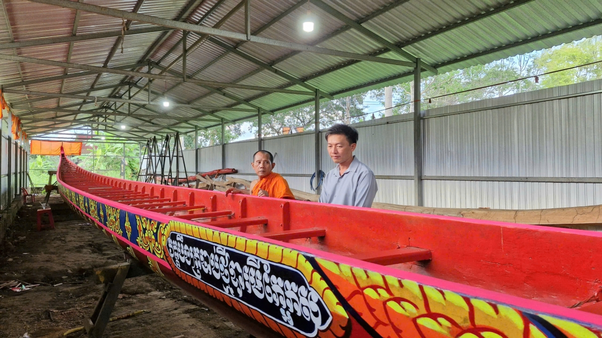 Ghe Ngo chùa Bâng Cro Chắp Thmây