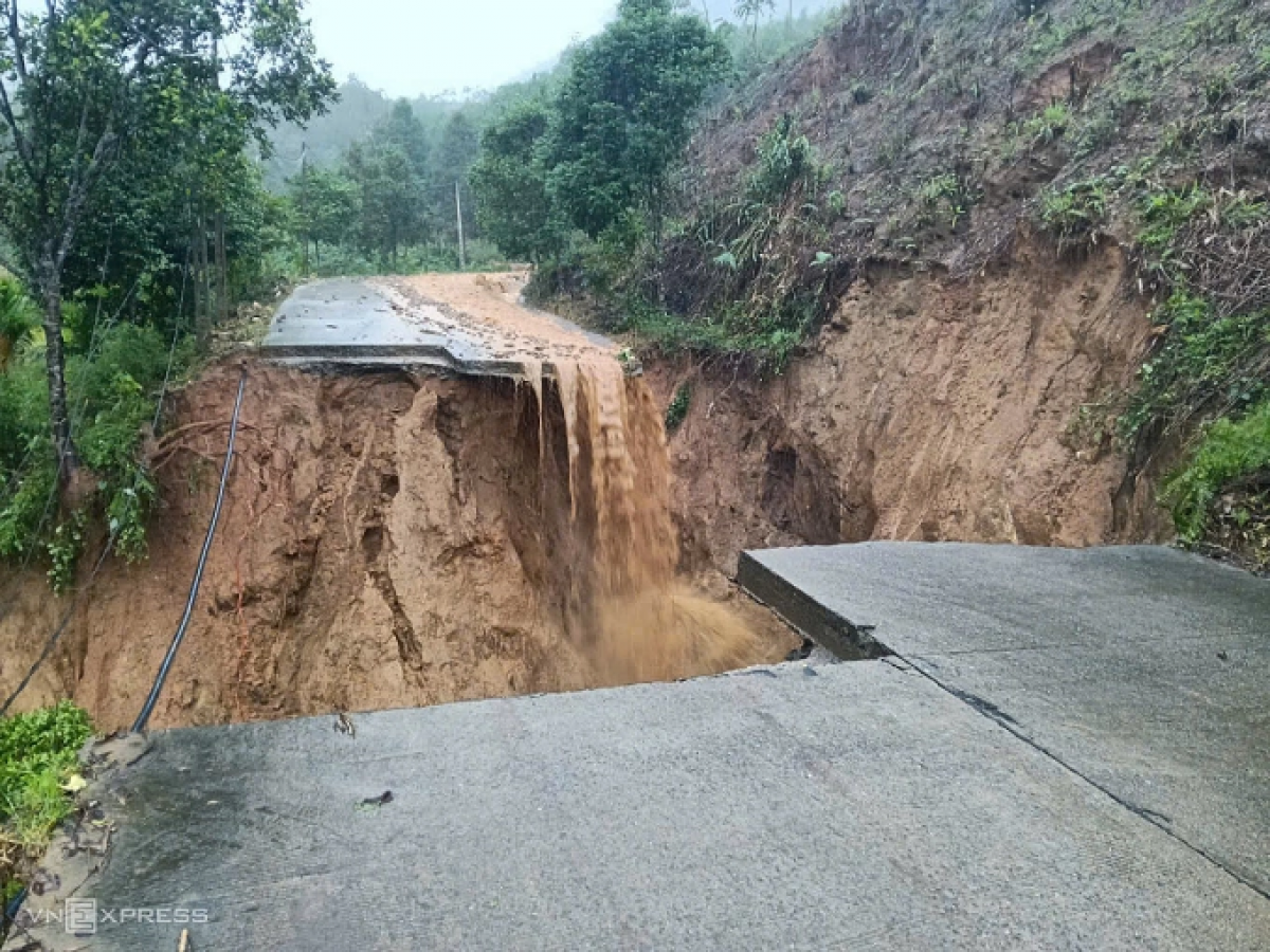 Hajan praong ngak ka 8 urang metai saong lahik, ia sua tagok glaong di angaok dom kraong gah Kreh negar