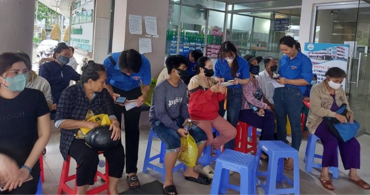 Bhap bini daok cang iek ruak di tinh Vinh Long