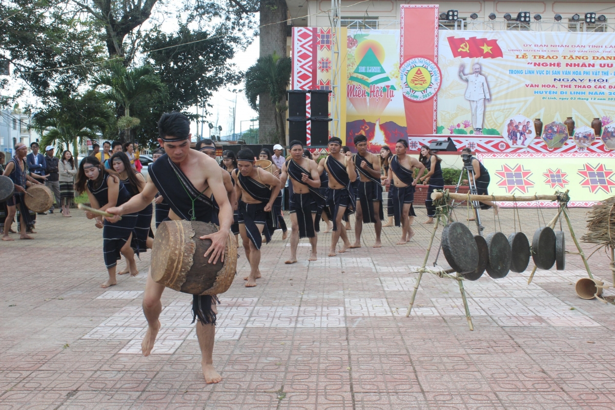 
Rùp ai bơh tàm internet