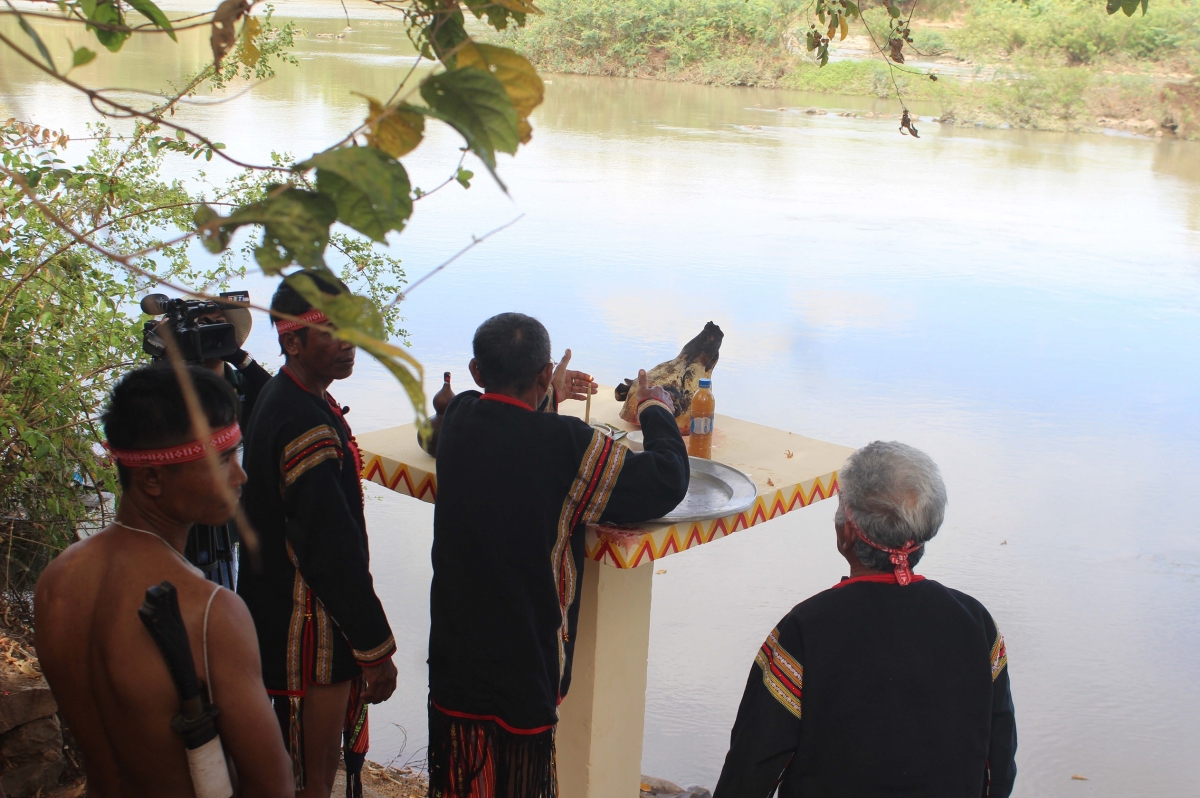 Et soi ming yang klang đak đei pơm tơ̆ jih thong đak krong Sêrêpôk