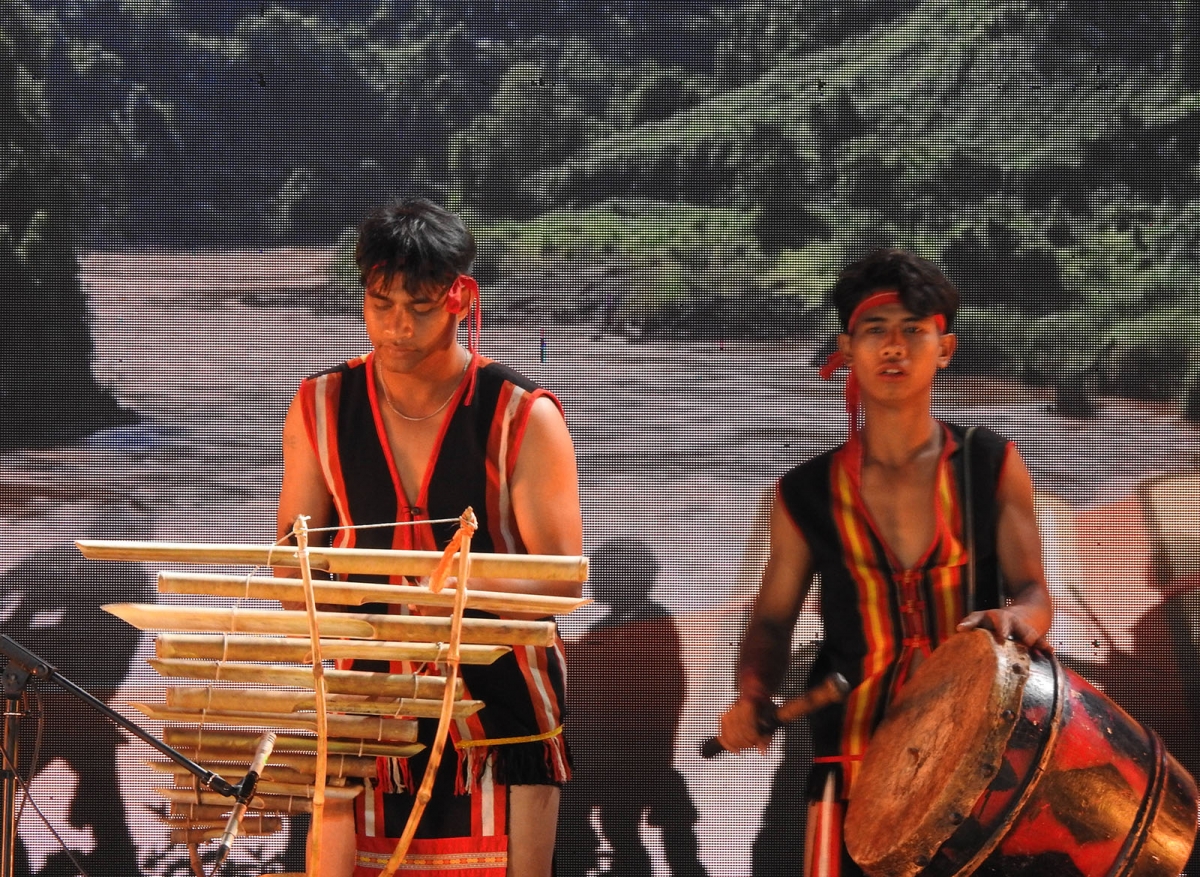 Cau chài kơnòm să bơh ƀòn Kon Klốk dê