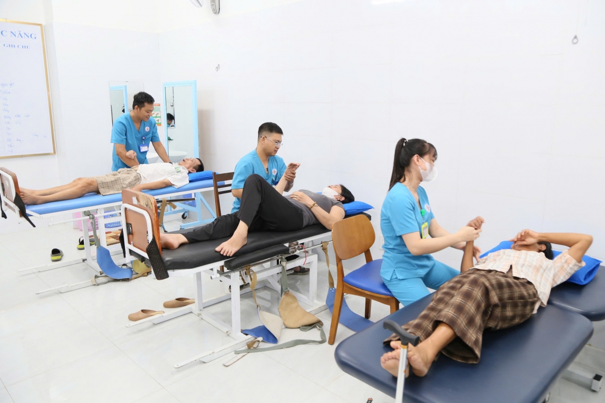 Bơngai kră kăl kơ đei răp hơlen jơhngơ̆m pran hơnơ̆ng păng vei lăng pơđĭ găh hơkâu jăn, jơhngơ̆m đon