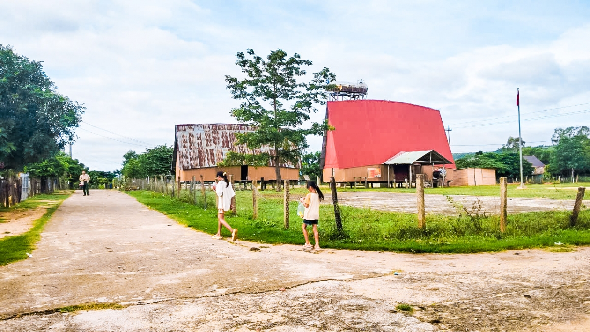 Ngiâ méa nếo dêi Plei Pông