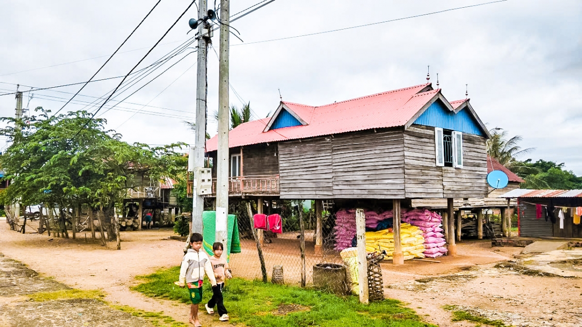 Tơdroăng rêh ối dêi kuăn pơlê rế hía rế chía niân