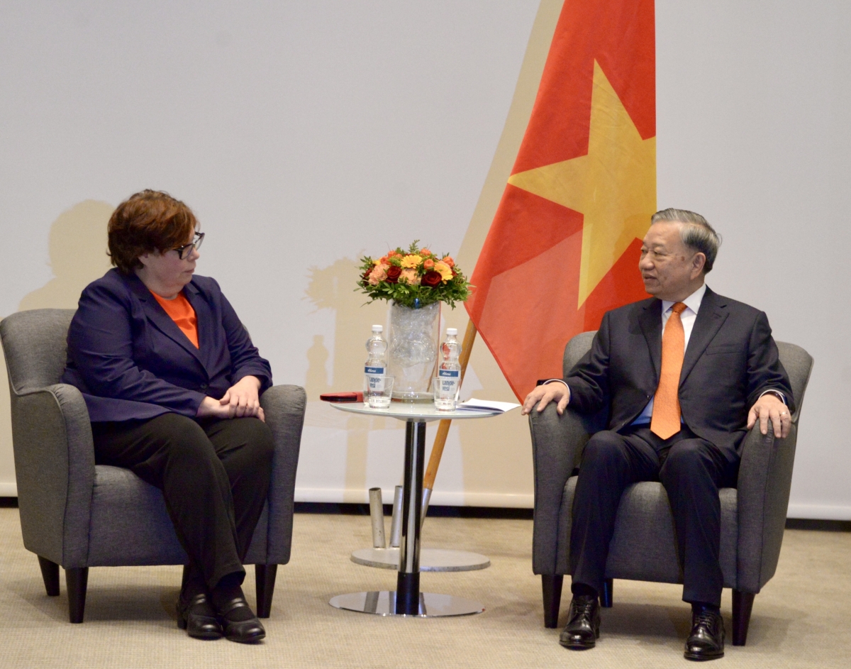 Tổng Bí Thư Tô Lâm n'hanh Kruanh Đảng CS Phần Lan