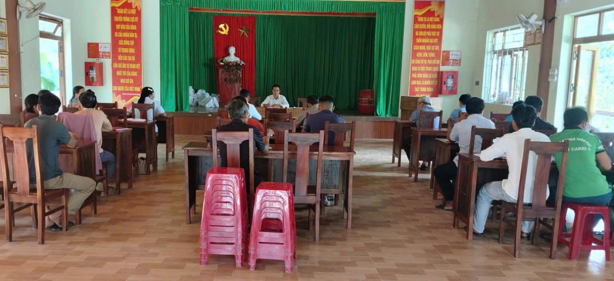 Buổi sinh hoạt đảng của Chi bộ thôn Pho 