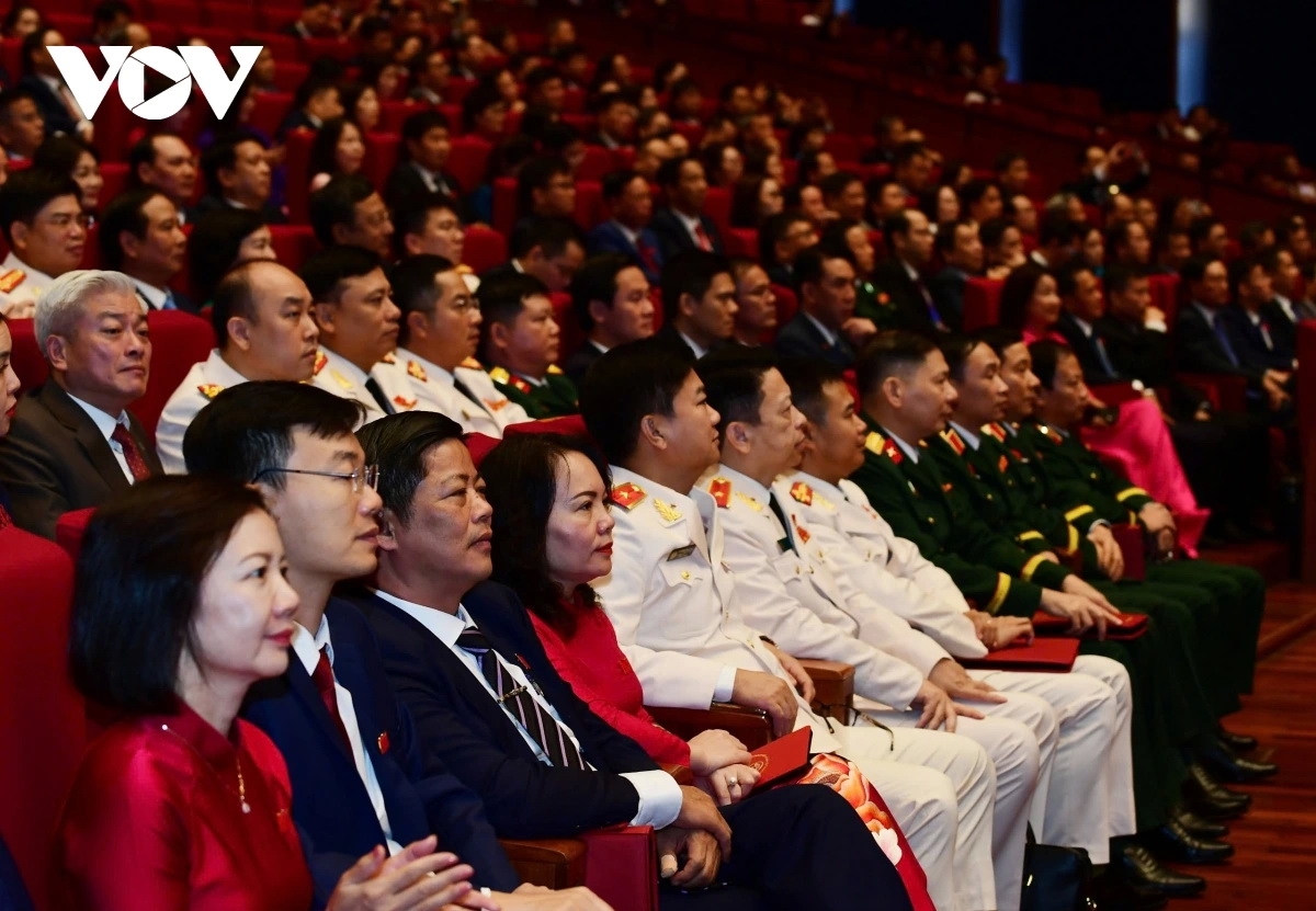 550 đại biểu đại diện cho 50 vạn Đảng viên tham dự đại hội