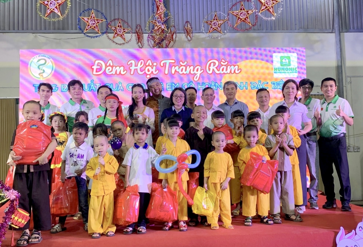 
Dôm tơpu tơmam hơpăh ƀĕnh jơhngâm đon ‘mêm băt lơ̆m gơmăng Khei pơnil