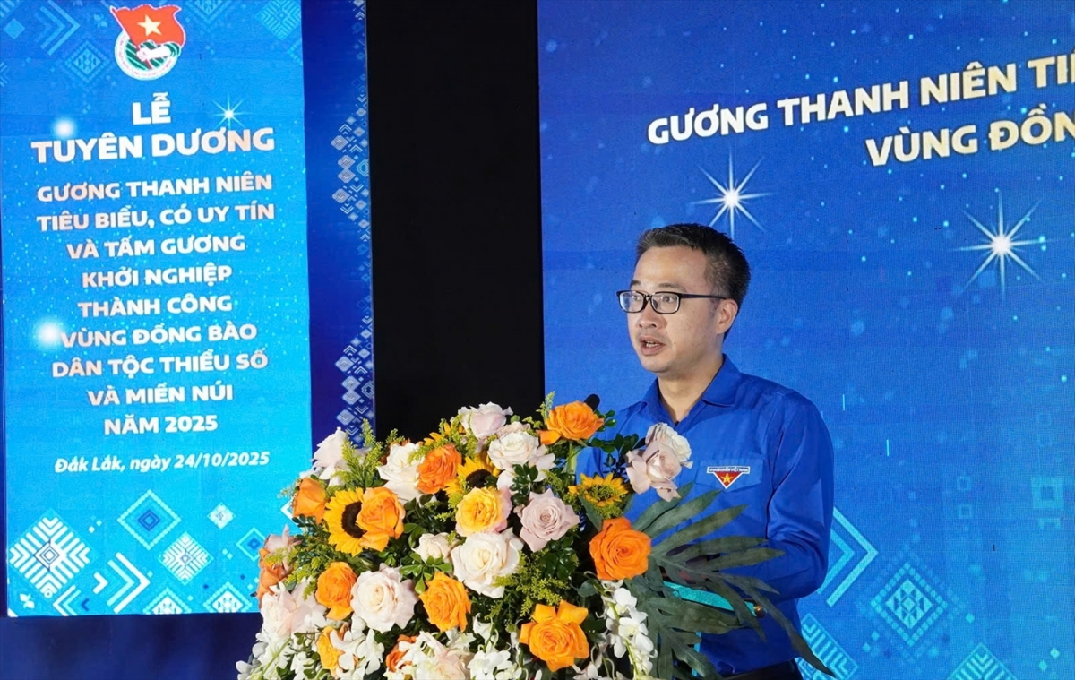 Anh Nguyễn Tường Lâm - Bí thư BCH Trung ương Đoàn, Chủ tịch Hội Liên hiệp Thanh niên Việt Nam phát biểu tại buổi lễ. (Ảnh: Lê Hường)