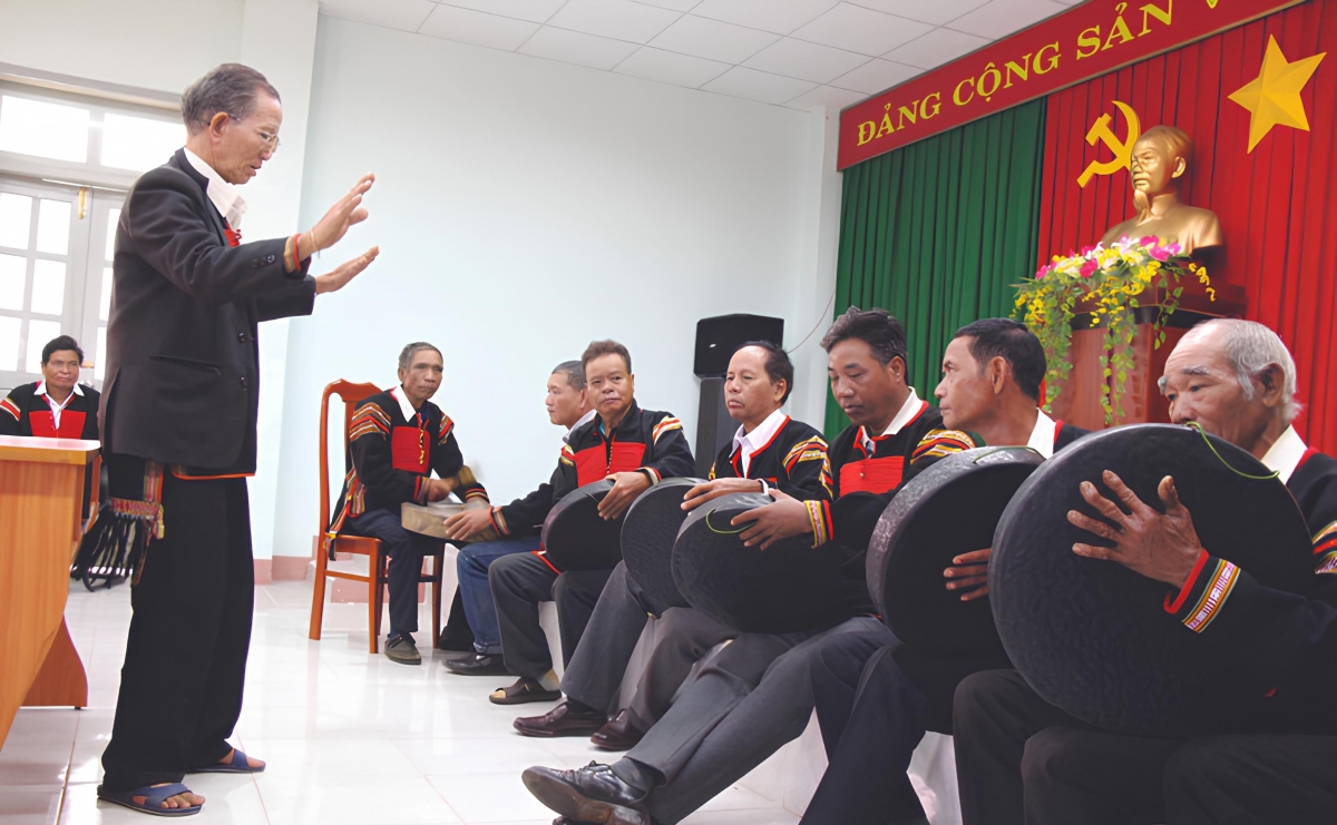 Ơi Y Bhiông Niê pơtô bruă brơi grup atông čing