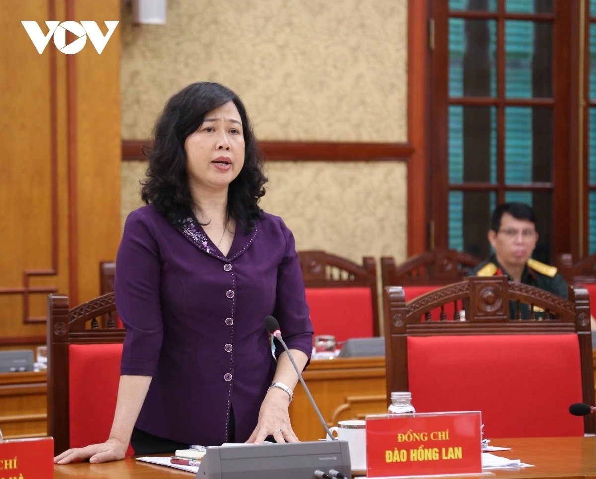 Bộ trưởng Bộ Y tế Đào Hồng Lan phát biểu tại cuộc họp