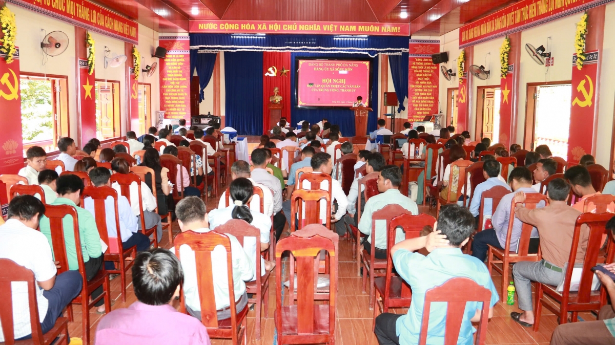 Xã Sông Kôn quán triệt các Nghị quyết mới cho đảng viên 