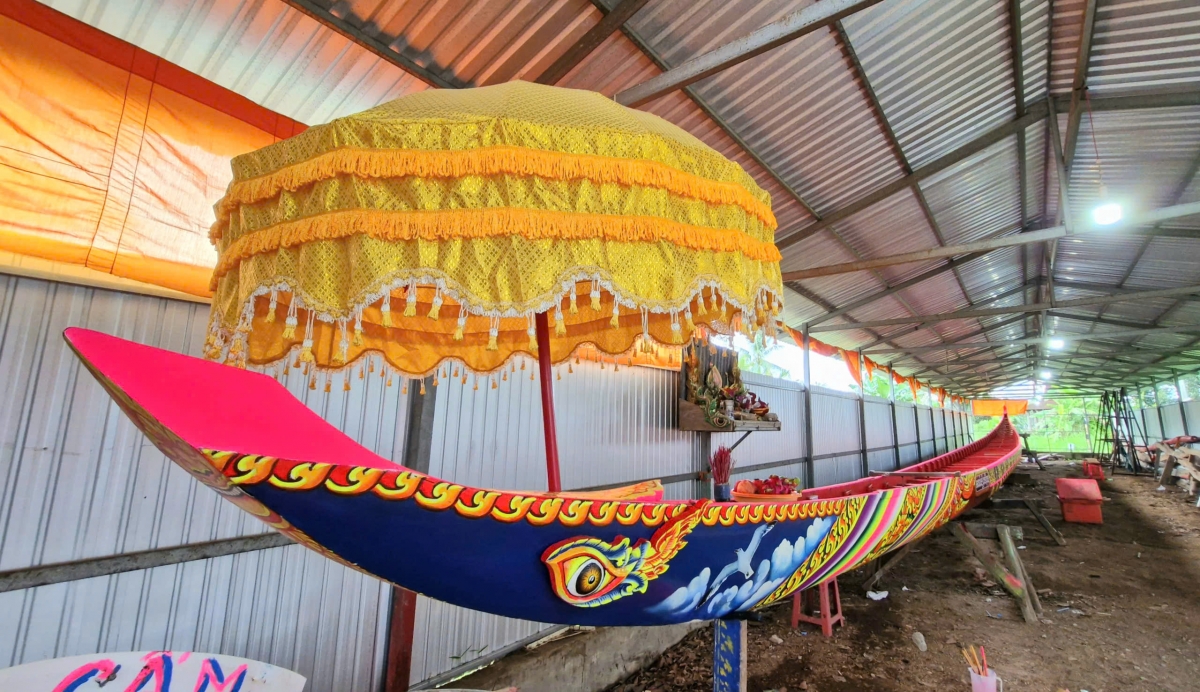 Ghe Ngo của đồng bào Khmer dài hơn 30 mét