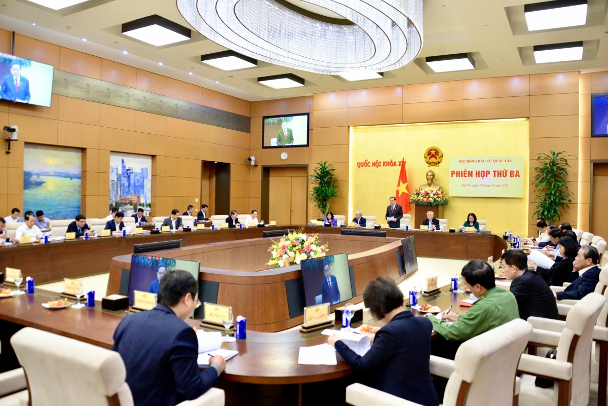 Jơ bơ̆ jang lơ̆m hop akŏm