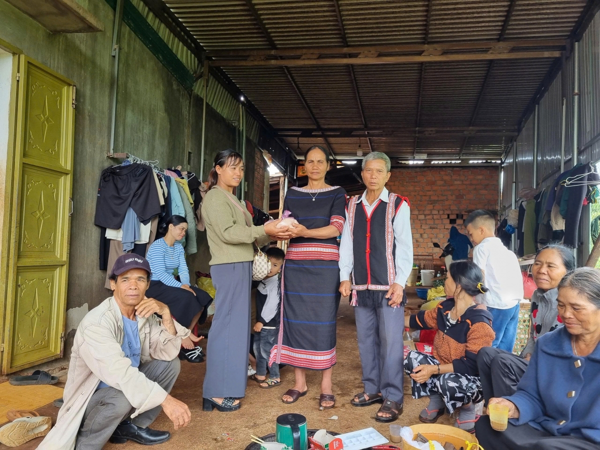 Neh met wa ba nao braih amăng hrơi ngui thun amĭ ama