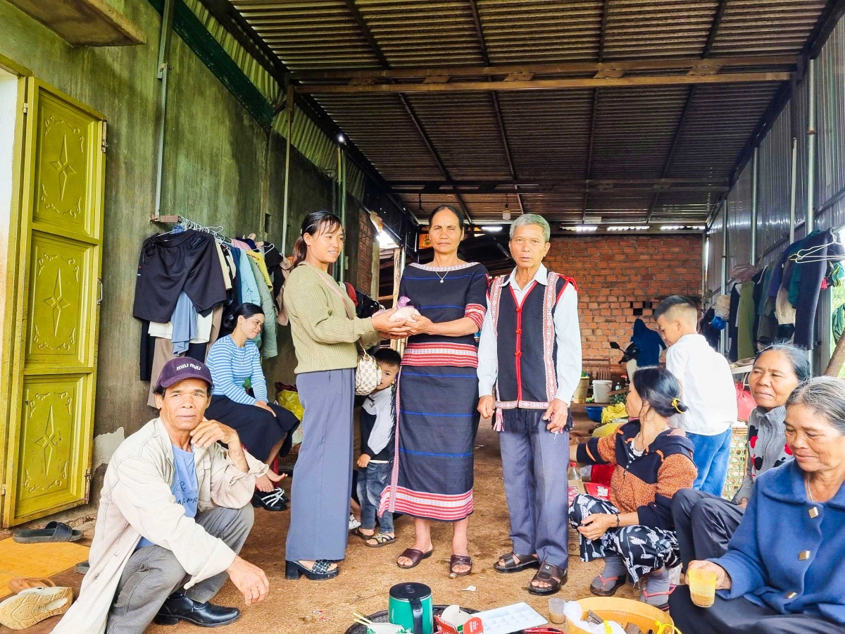 Kuăn pơlê nhŏng o hdrông hdrê ăm phái tung hâi mơdĭng rơkâu hâk rêh ton