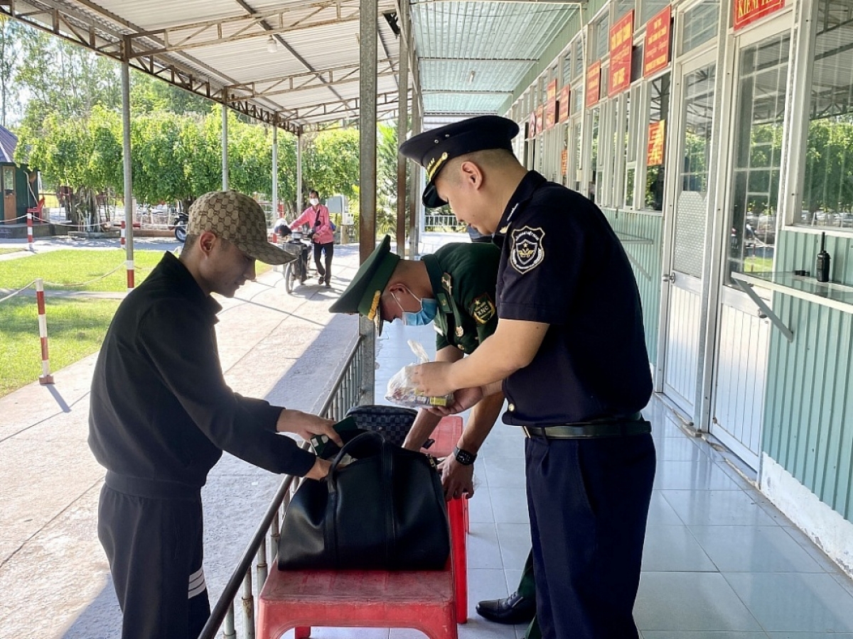 Kapul bien phong, hai quan pasang iek ndap ja