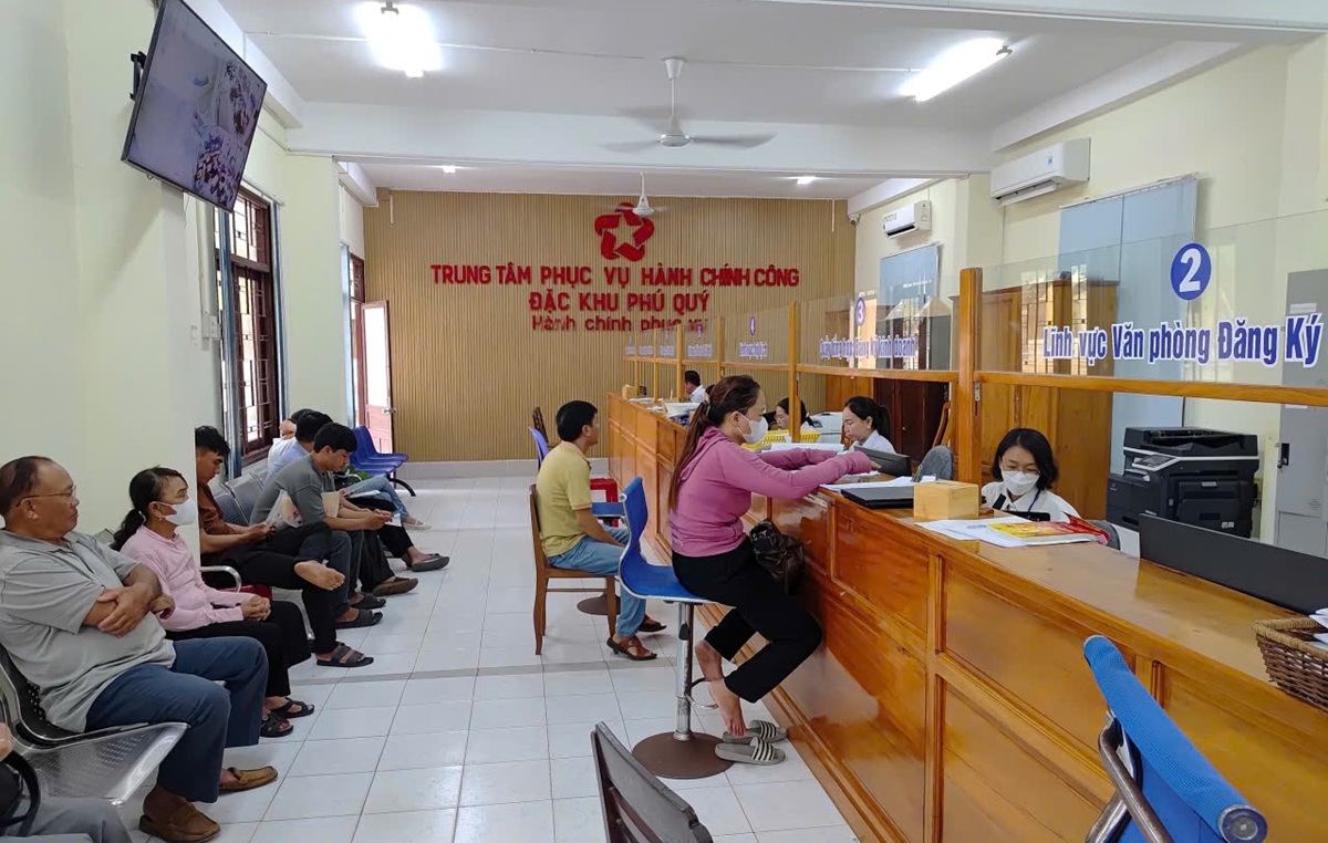 Hơnih bơ̆jang teh đak Tơring gĭt kăl Phú Quý, dêh char Lâm Đồng