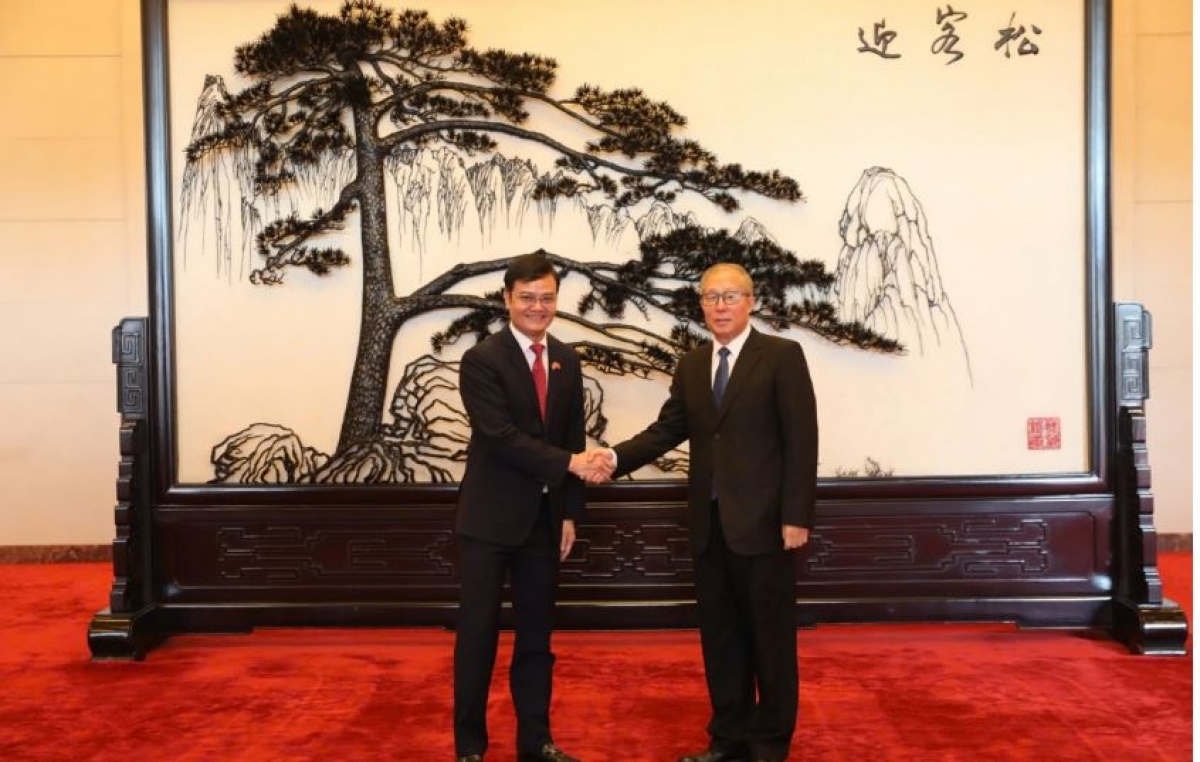 Pô Lý Hồng Trung Phŏ  pơkuâ xiâm ngăn  tung lâp tơnêi têa Sinuâ ƀă pôa Bùi Quang Huy Kăn hnê ngăn Má môi Tíu xiâm đoân Droh rơtăm Cộng sản Hồ Chí Minh