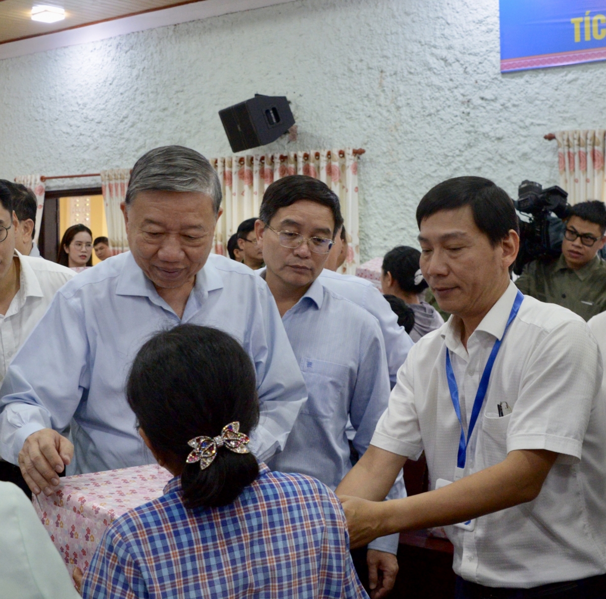 
Tổng Bí thư asong tơmam tơ̆ Huế