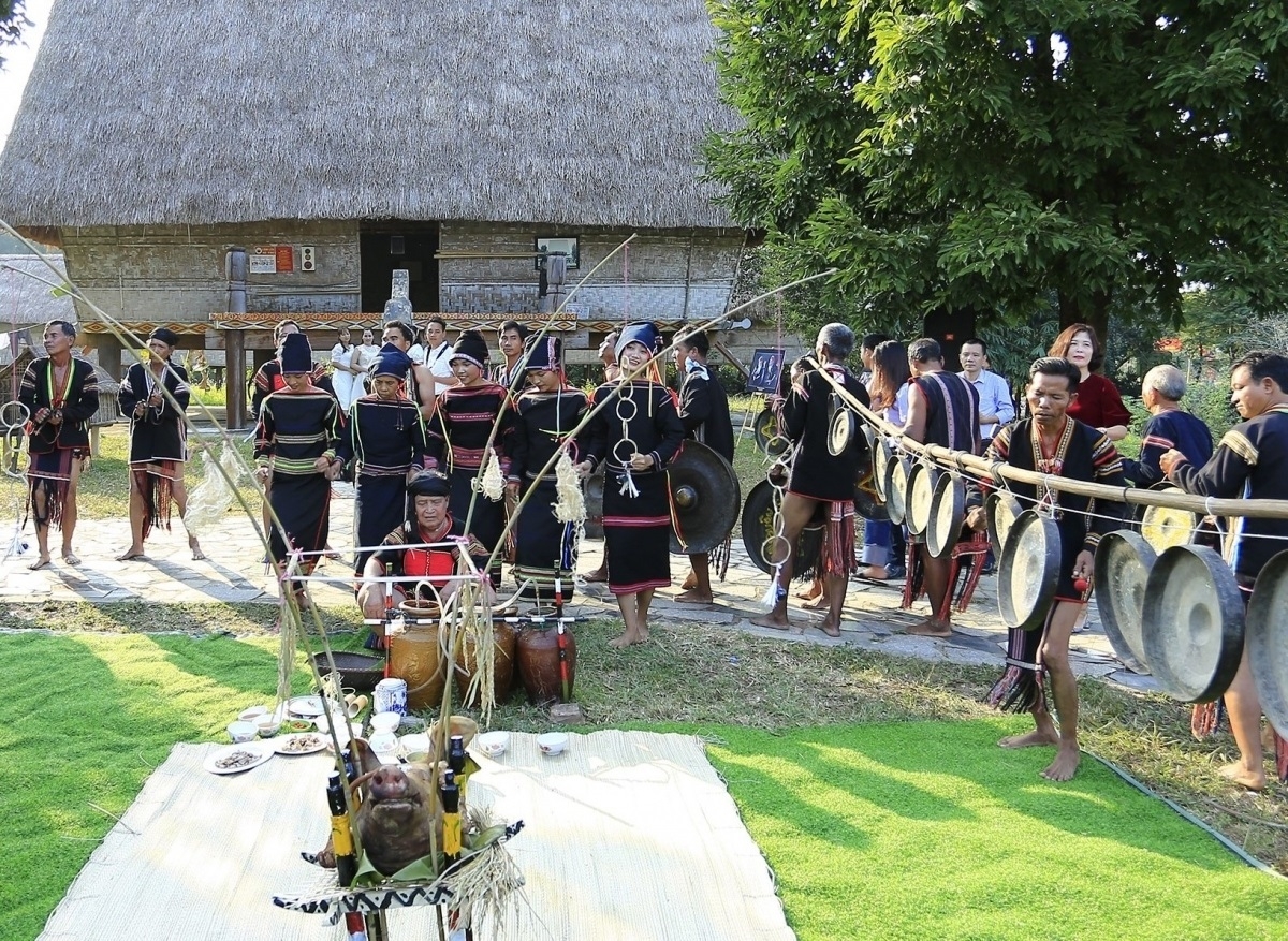 Adat ngak yang padai birau