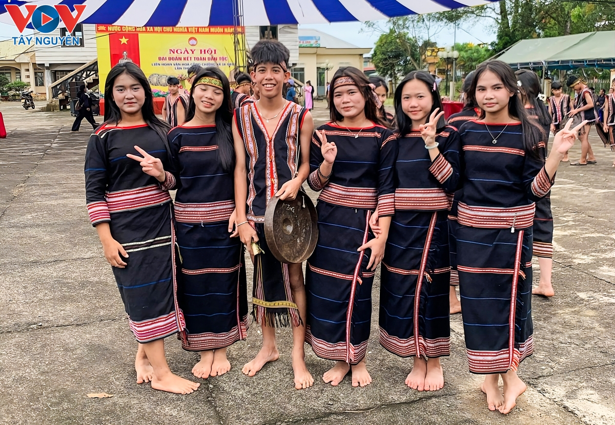 Khu chêng koăng-kơhnhon xuăng vâi o phô̆m xông kân dêi Jarai