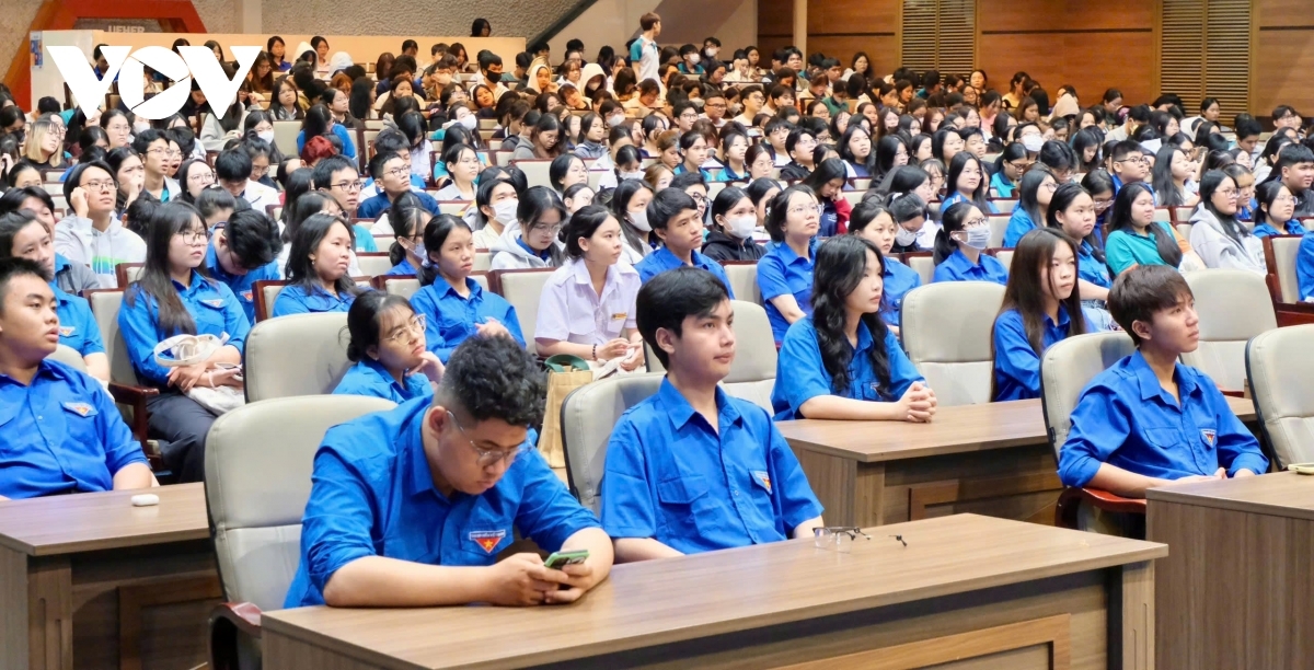 Sinh vien bhian hu pabak khau tin ka bruk chot pagat tapa mang piah plaih caga