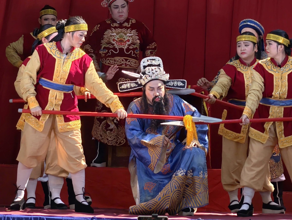 Mblang adaoh hu padang di langiu langik di dom labik inem mek sajarah di Ban raya