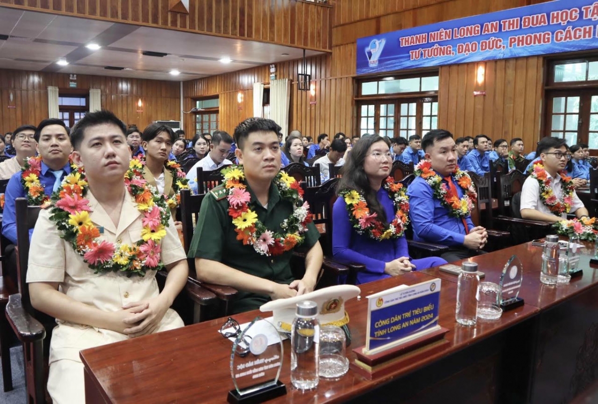 Dai uy Đoan Nguyên Khang hu pok meyaom brei angan urang naih gheih sit thun umo tinh Long An.