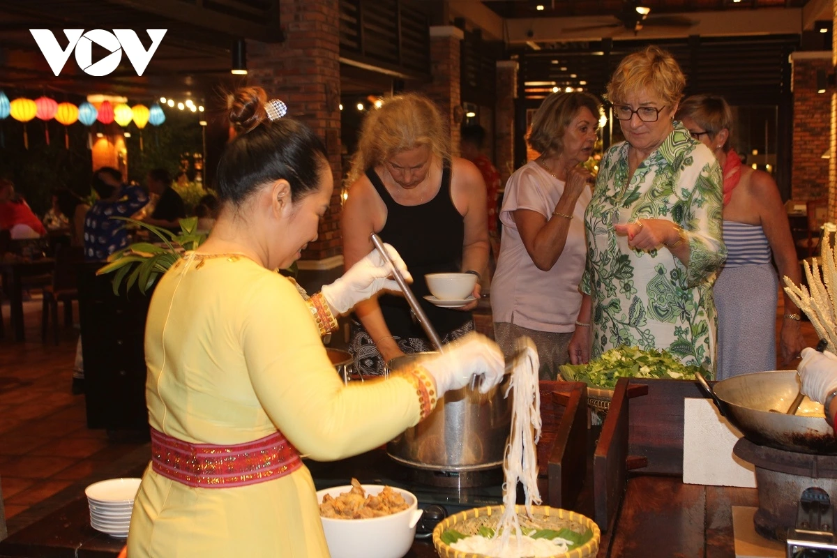 Tuai damuai mbang kaya mbang bhap bini Cam di labik padeih padei Mui Ne