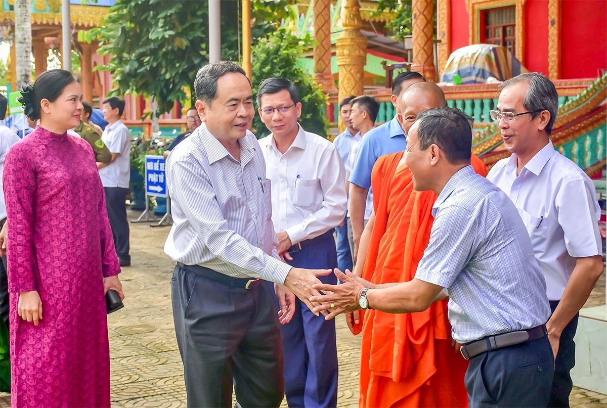 Akaok Quoc hoi Trần Thanh Mẫn hu mbaok di Harei gui pataom grauk abih bangsa